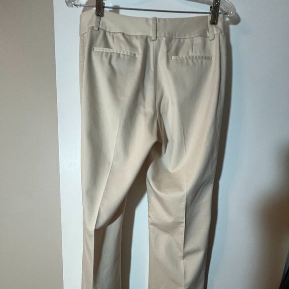 Tahari flat-front size 4 trouser-cream/khaki-never worn - Picture 2 of 3